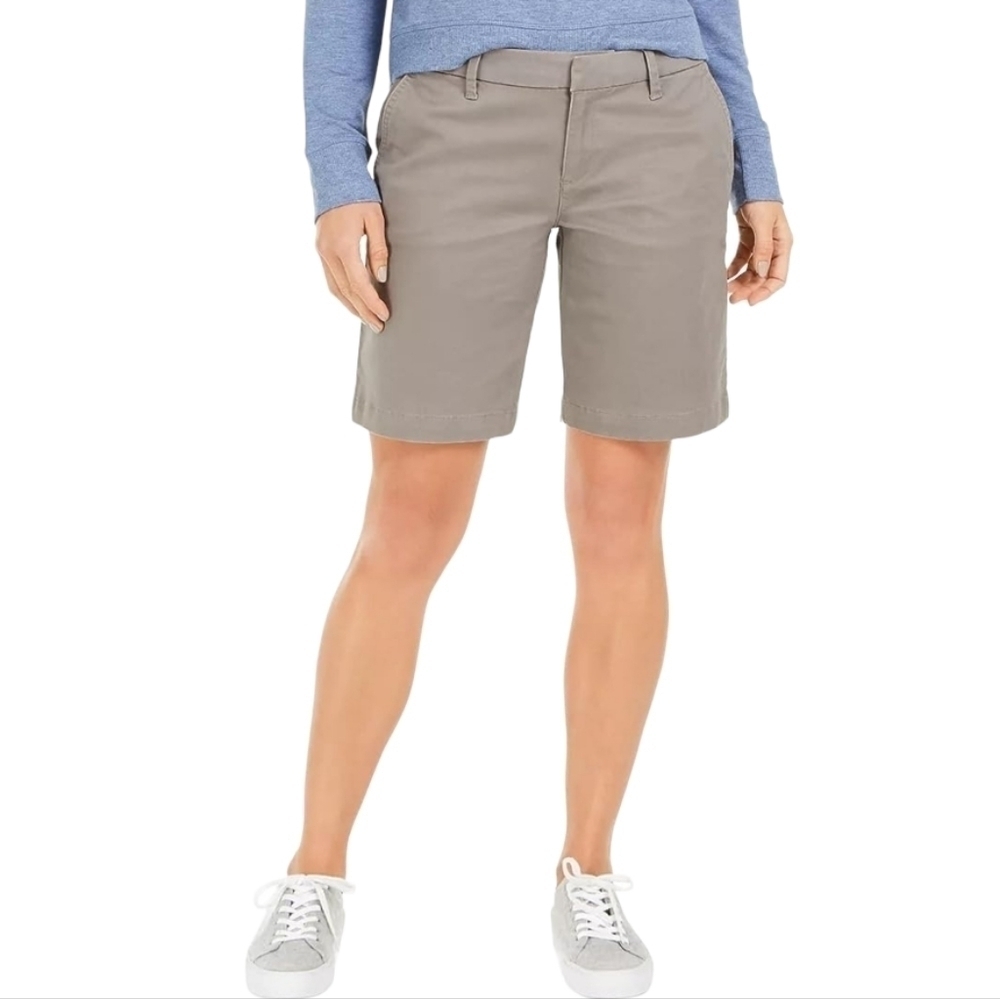 Tommy Hilfiger Gray Hollywood 7" Chino Shorts‎ Size 8